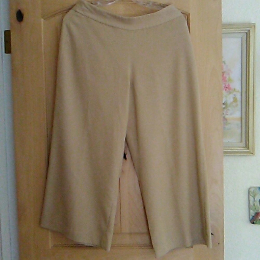 Nic +Zoe Cropped Wide Leg Pants Beigecore